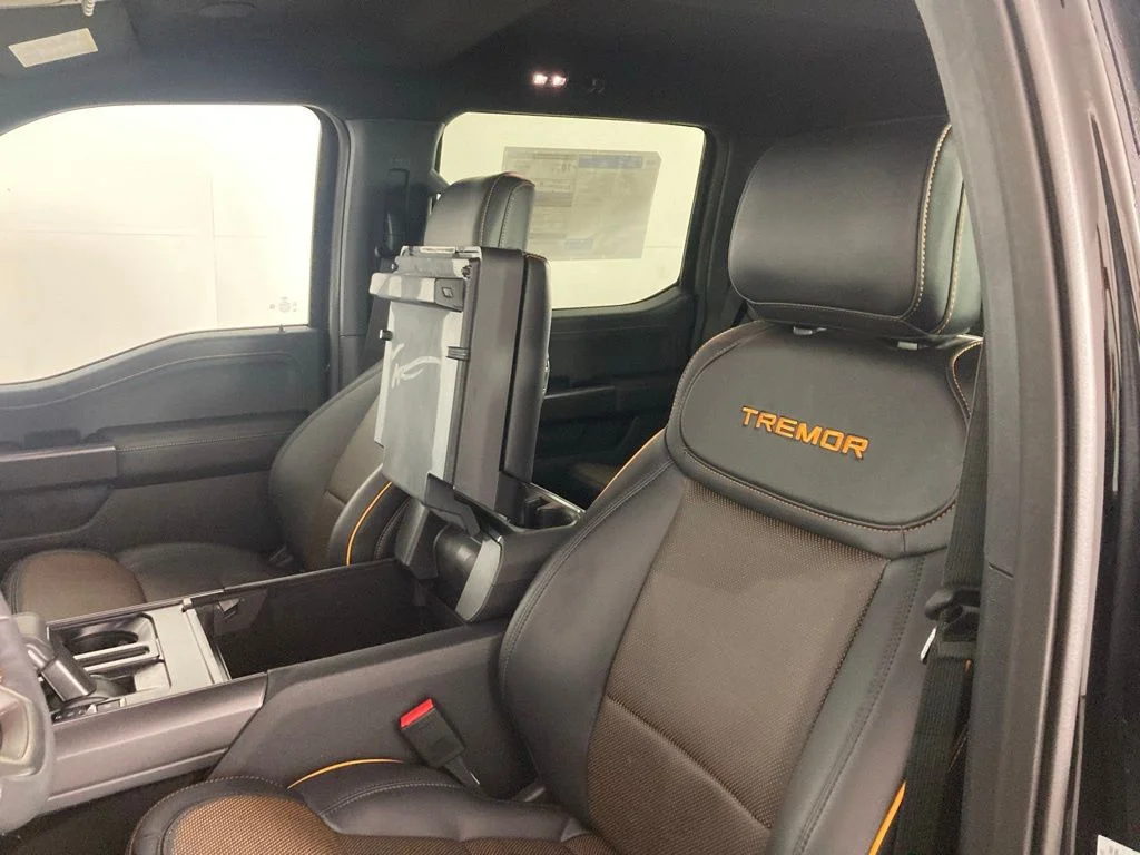 New 2025 Agate Black Metallic Ford Tremor® image 10