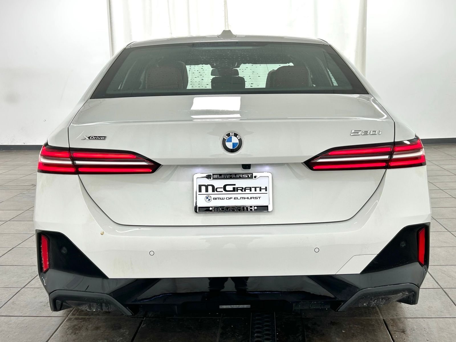 New 2026 Alpine White BMW 530i xDrive image 4
