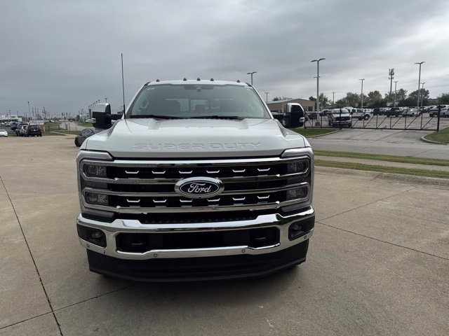 New 2027 Star White Metallic Tri-Coat Ford Lariat image 11