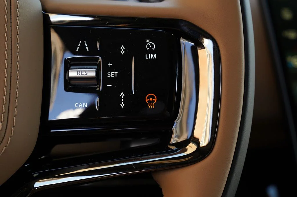 New 2026 Carpathian Grey Land Rover Dynamic SE image 18