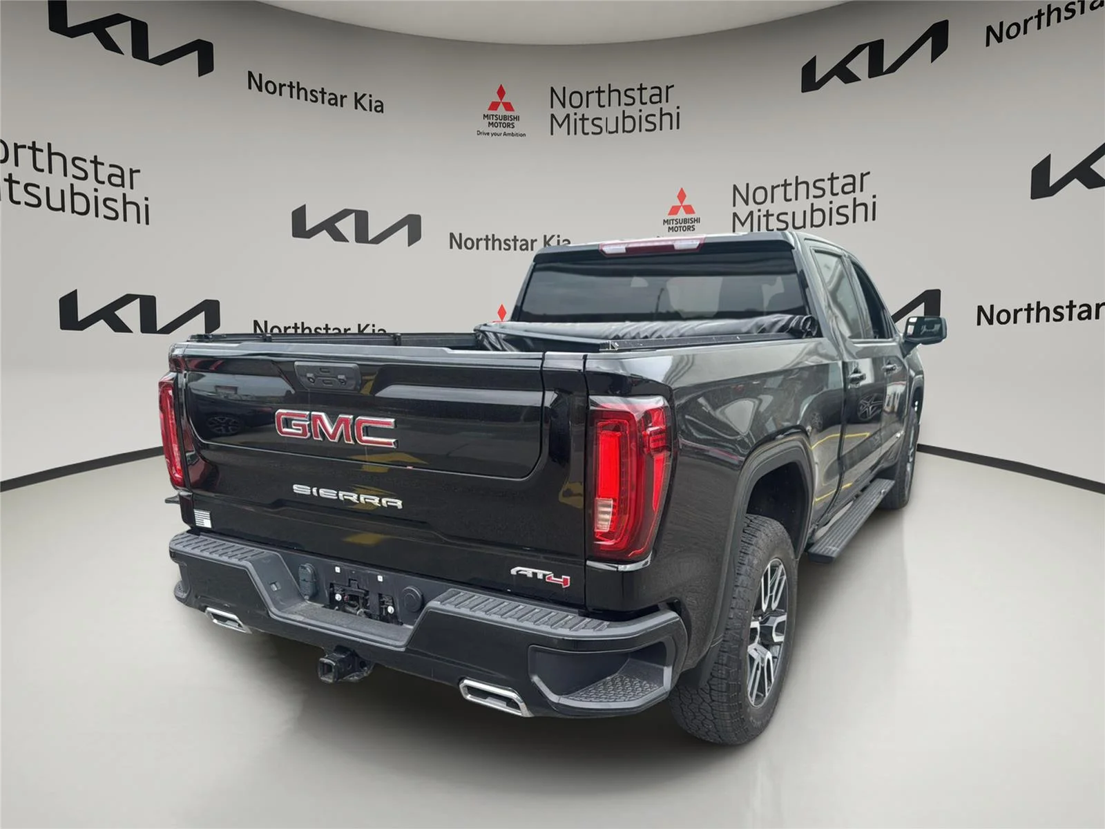 Used 2022 Onyx Black GMC AT4 image 5