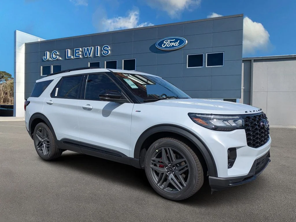 2026 Ford Explorer ST-LINE RWD's photo