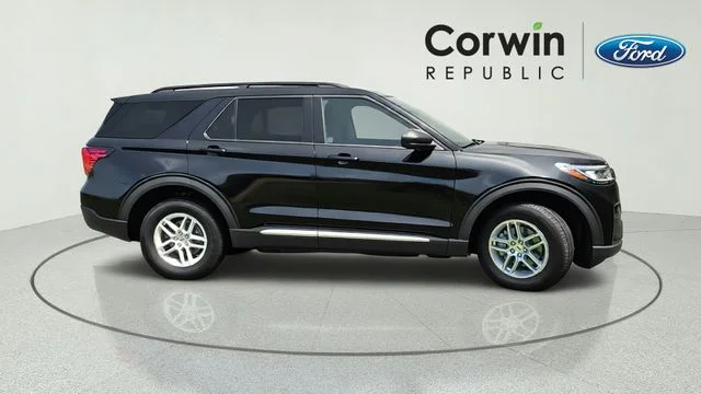 Certified Used 2025 Black Metallic Ford Active image 7