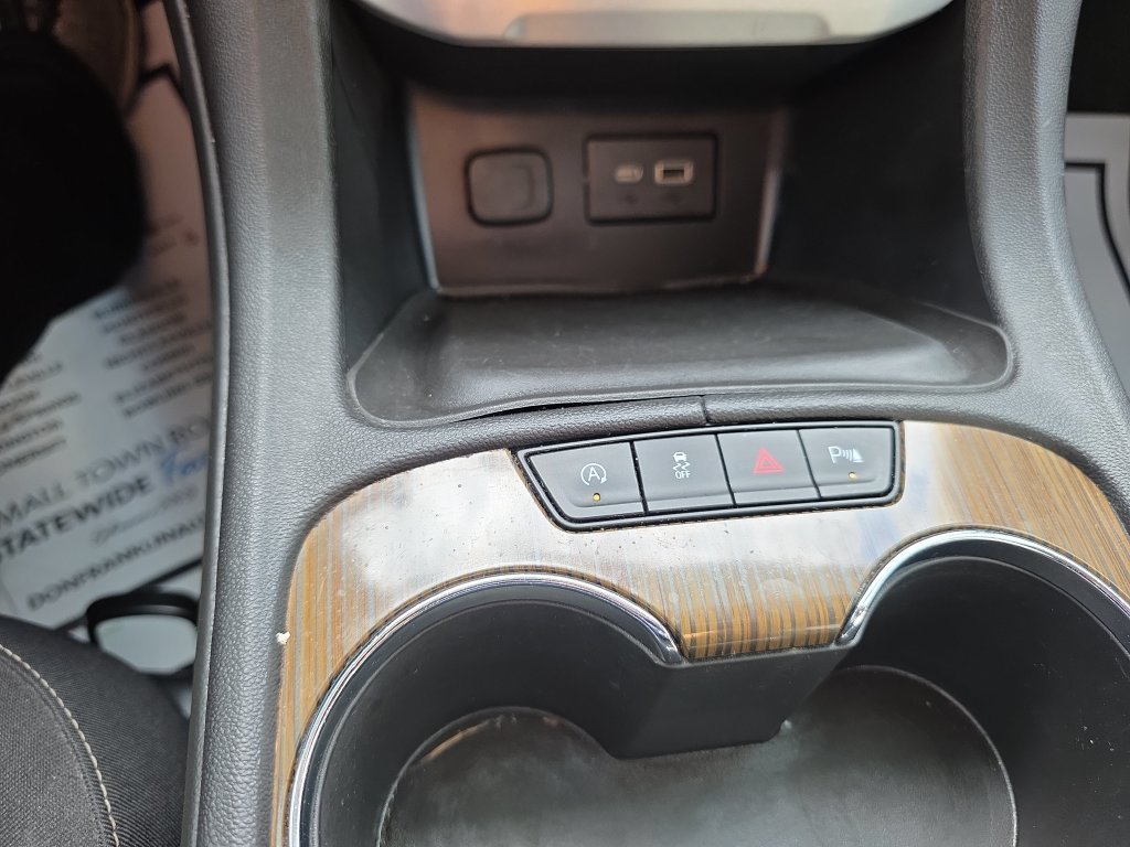 Used 2020 Black GMC SLE image 21