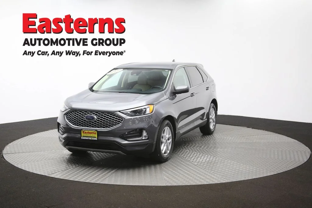 Used 2023 Gray Ford SEL image 54