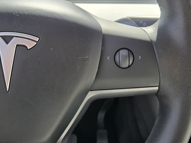 Used 2020  Tesla Long Range image 30