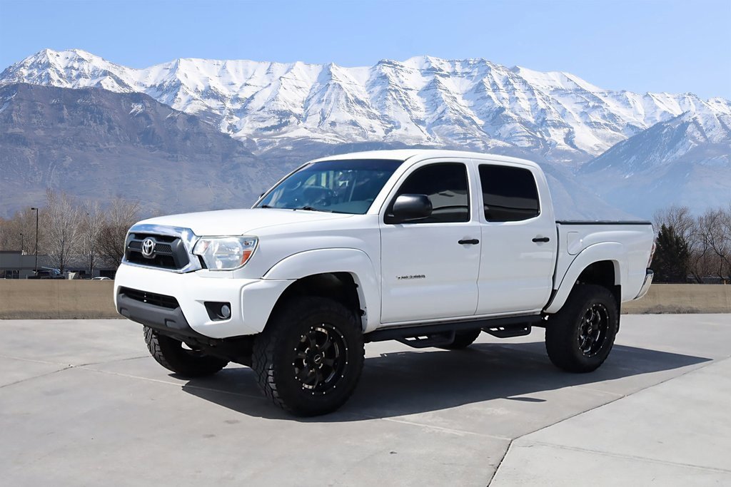 2015 Toyota Tacoma 4x4 V6 SR photo 2