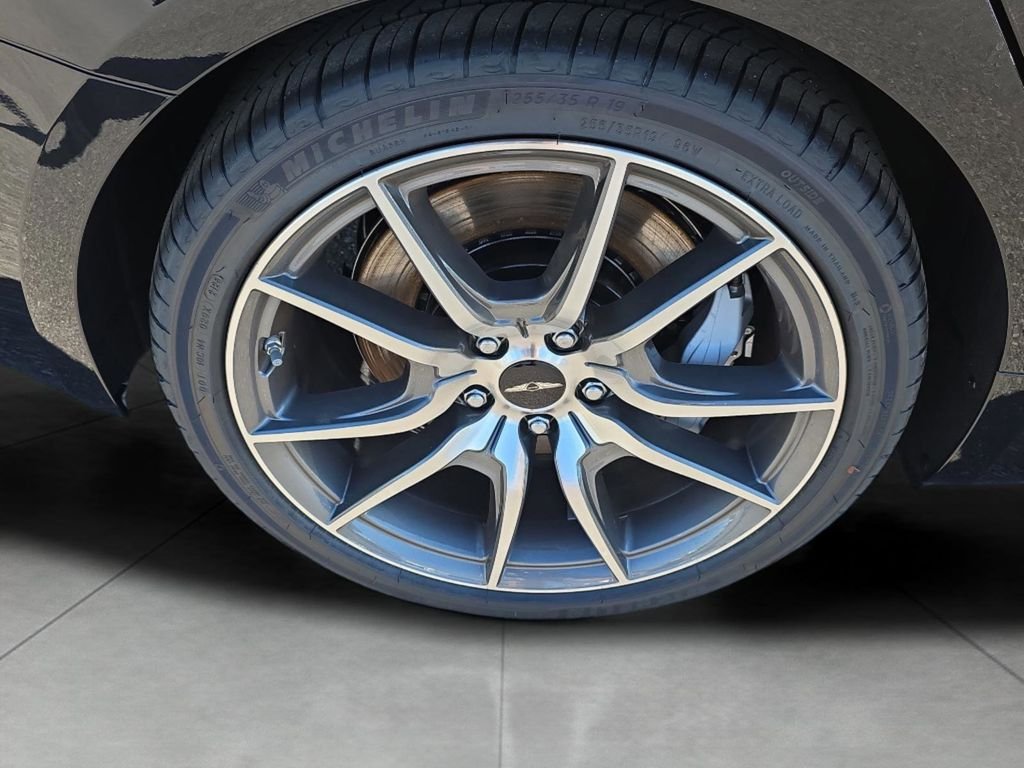 New 2026 Black Genesis 2.5T PRESTIGE image 7