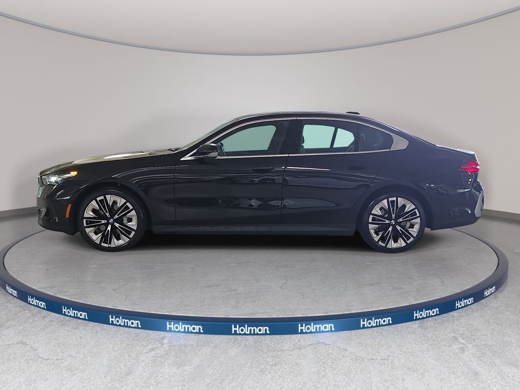 Used 2026 Black Sapphire Metallic BMW 530i image 11