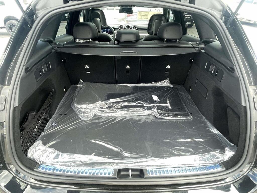 New 2026 2040/Black Mercedes-Benz GLC 300 image 20