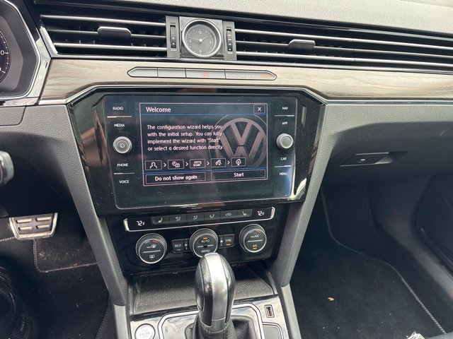Used 2019 Red Volkswagen 2.0T SEL image 19
