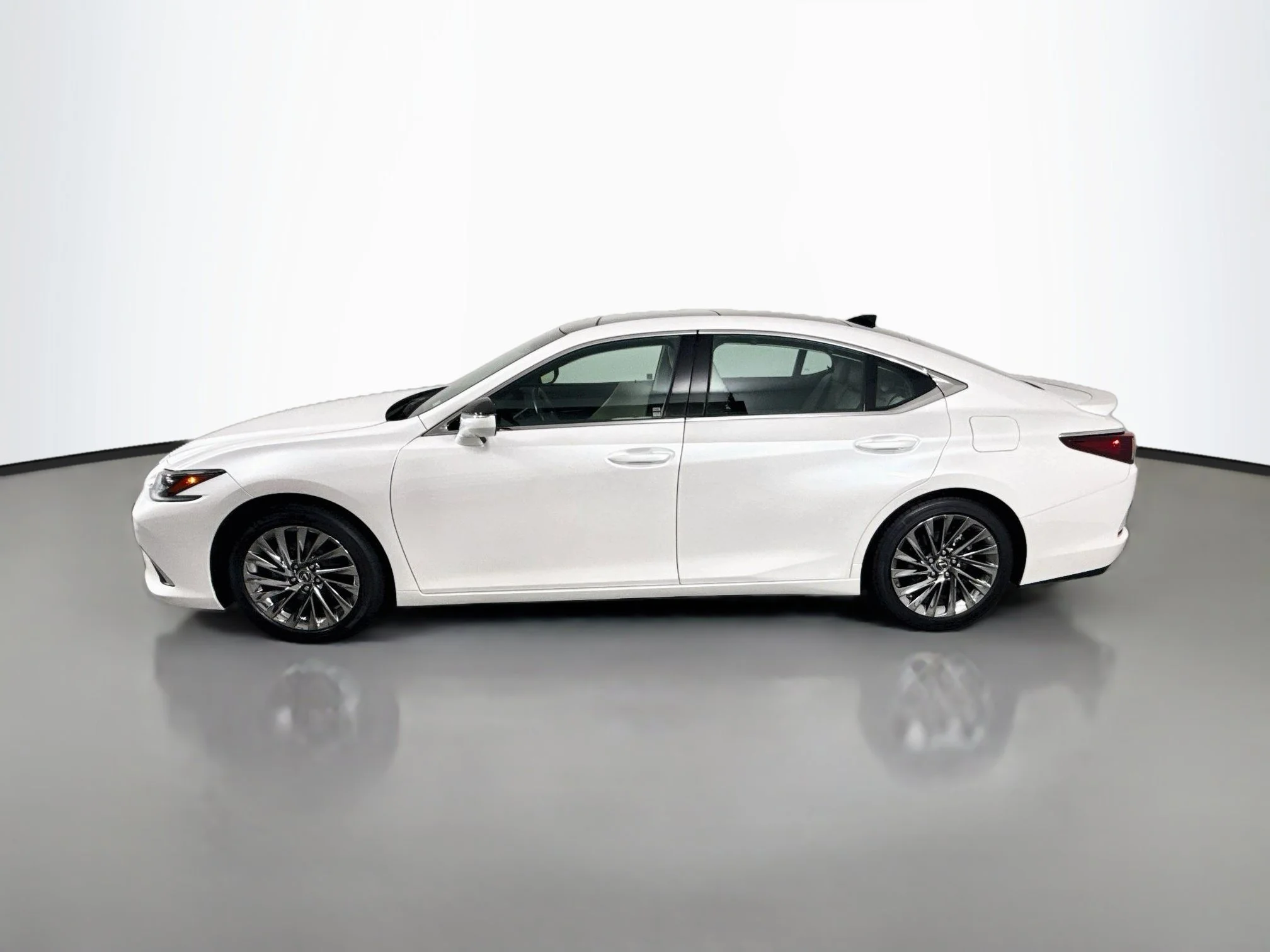 Certified Used 2025 Eminent White Pearl Lexus 350 Ultra Luxury image 4