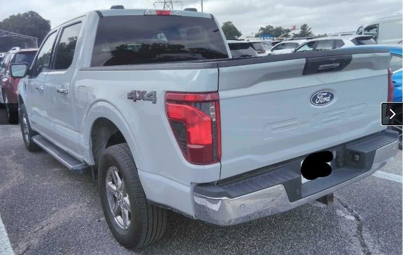 Used 2024 Avalanche Gray Ford XLT image 2