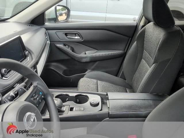 Used 2024 Silver Nissan SV image 3