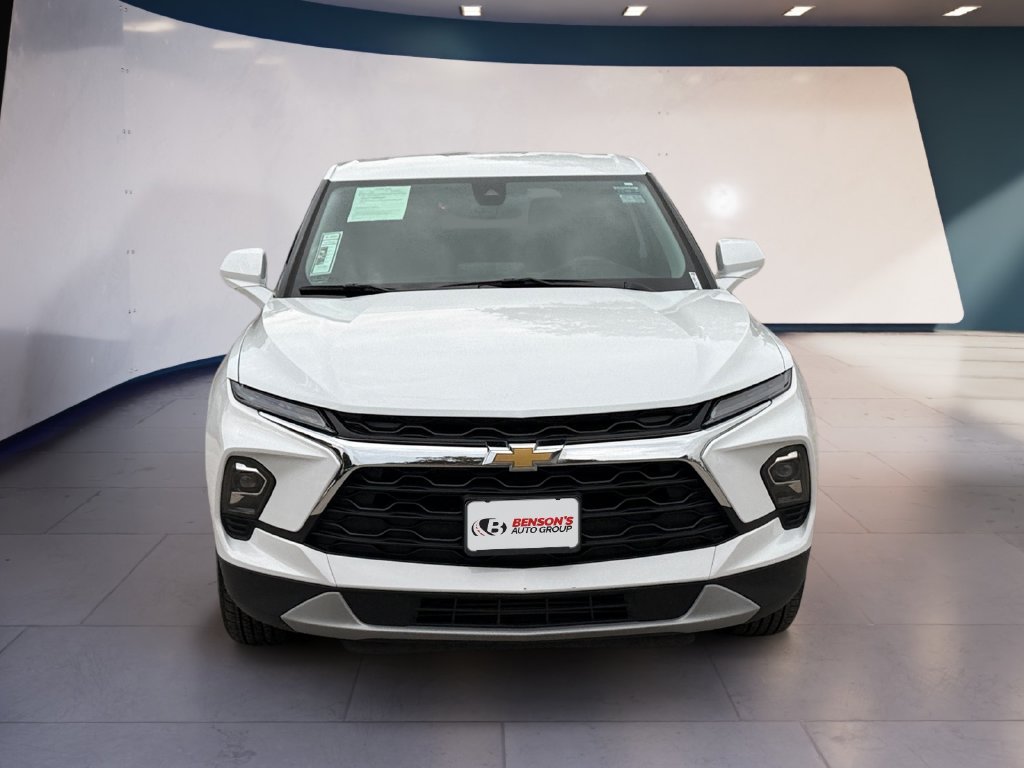 Used 2025 White Chevrolet LT image 8
