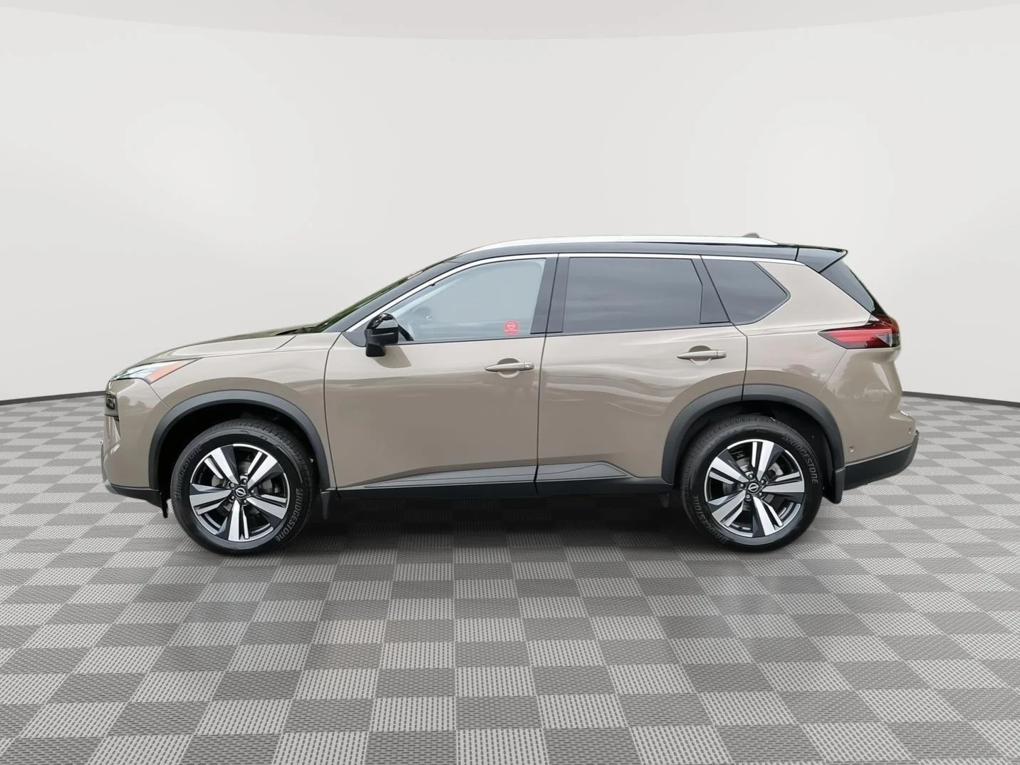 Used 2024 Baja Storm Metallic/Super Black Nissan SL image 8