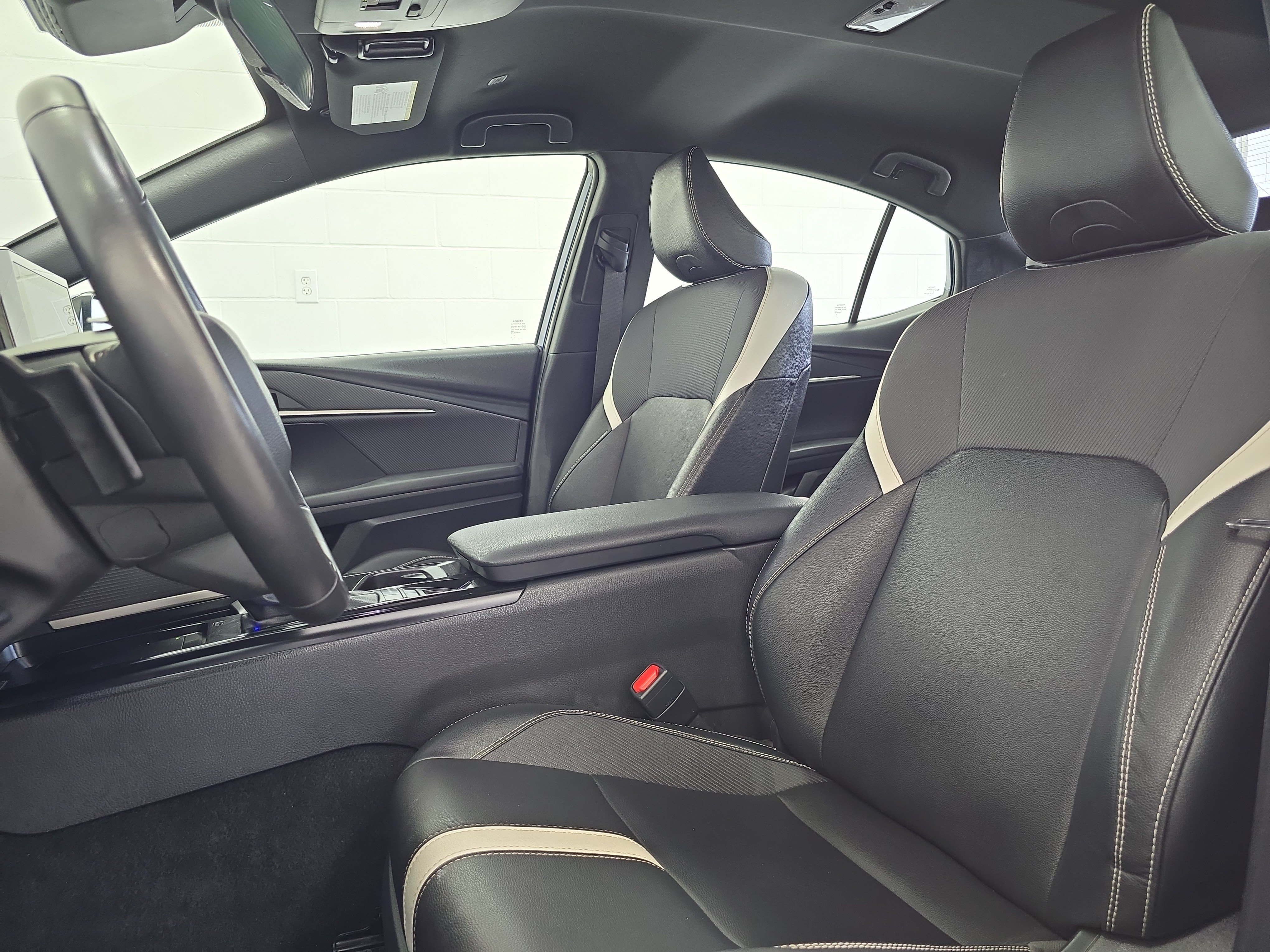 Used 2025 blue Toyota SE image 17