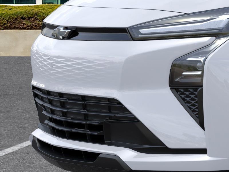 New 2027 Summit White Chevrolet LT image 13