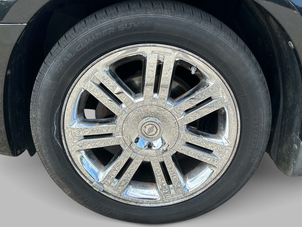 Used 2009 Black Chrysler Limited image 9