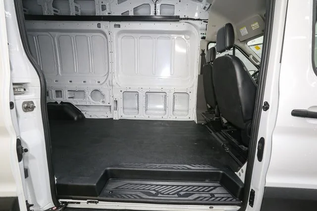 Used 2024  Ford Base image 17