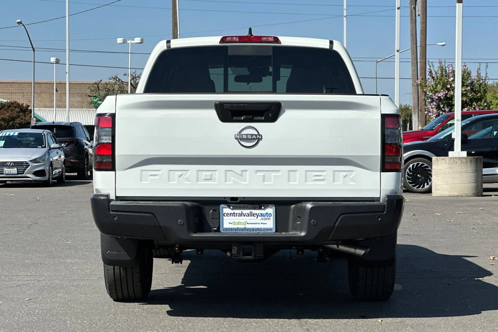 New 2027 Glacier White Nissan Crew Cab S image 4