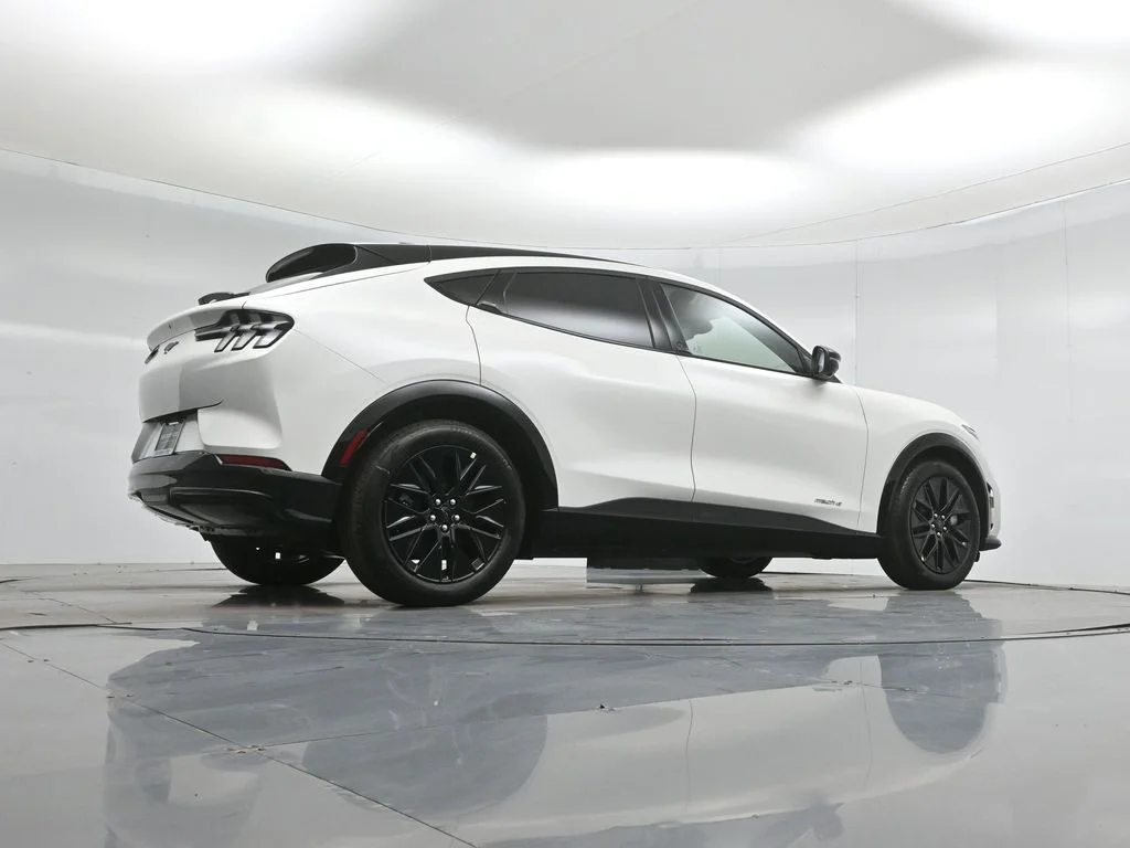 New 2026 Star White Metallic Tri-coat Ford Premium image 47