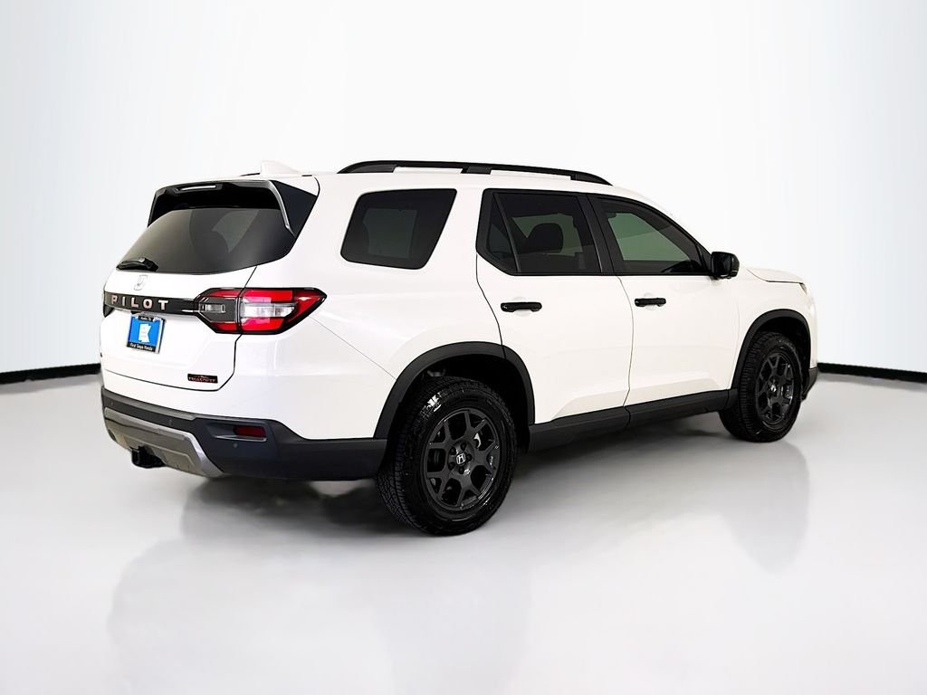 Certified Used 2026 Platinum White Pearl Honda TrailSport image 8