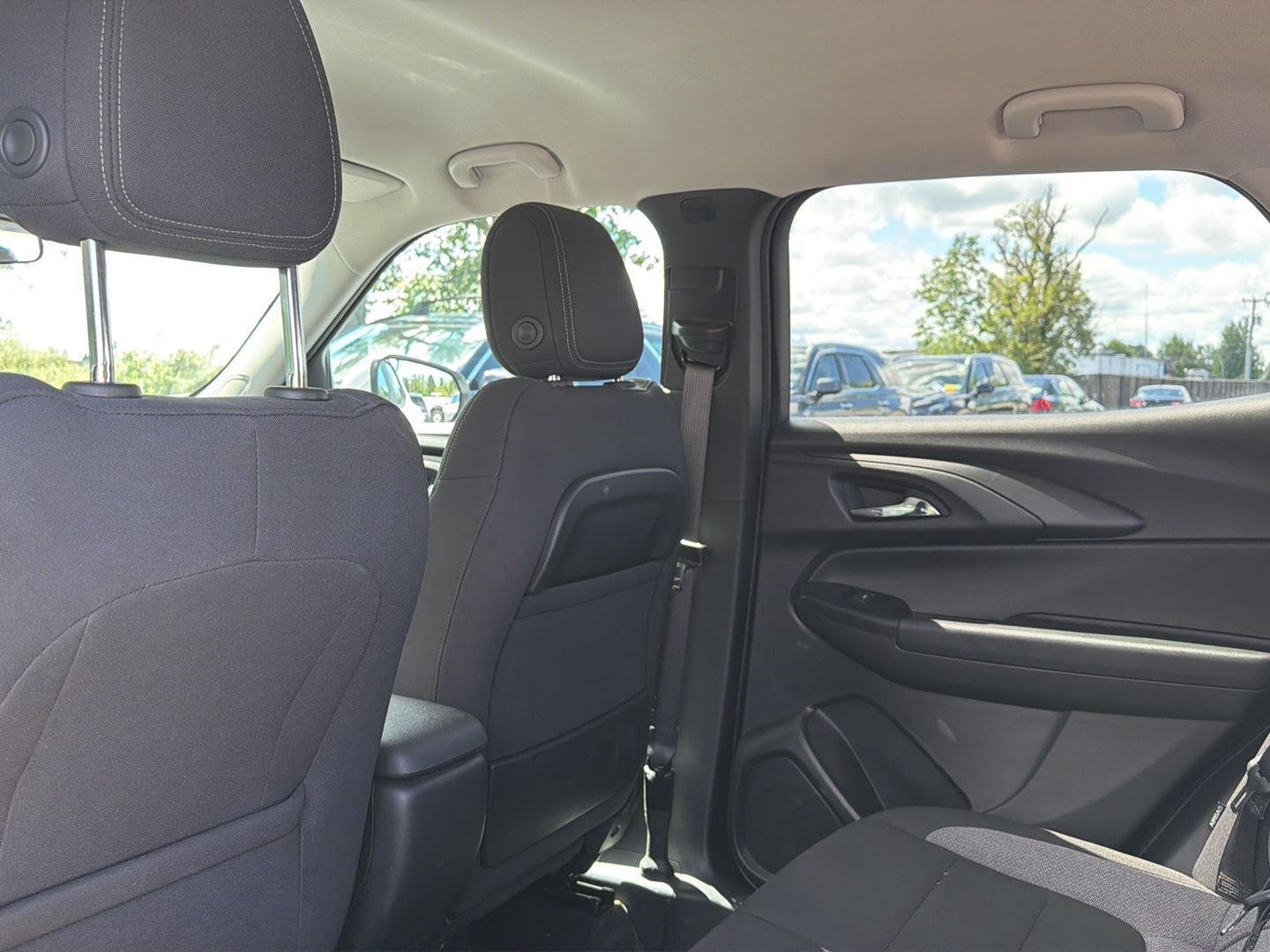 Used 2023 Summit White Chevrolet LT image 9