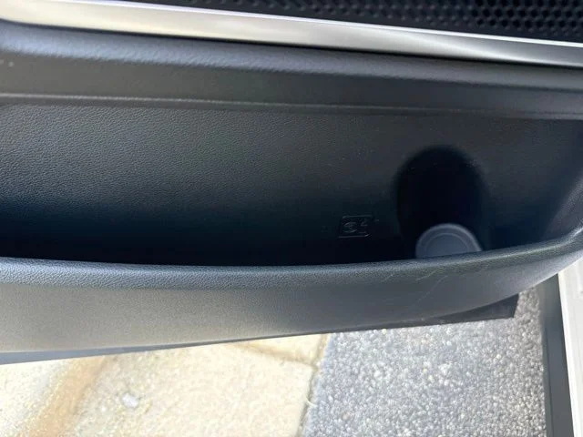 Used 2025 White Kia S image 25