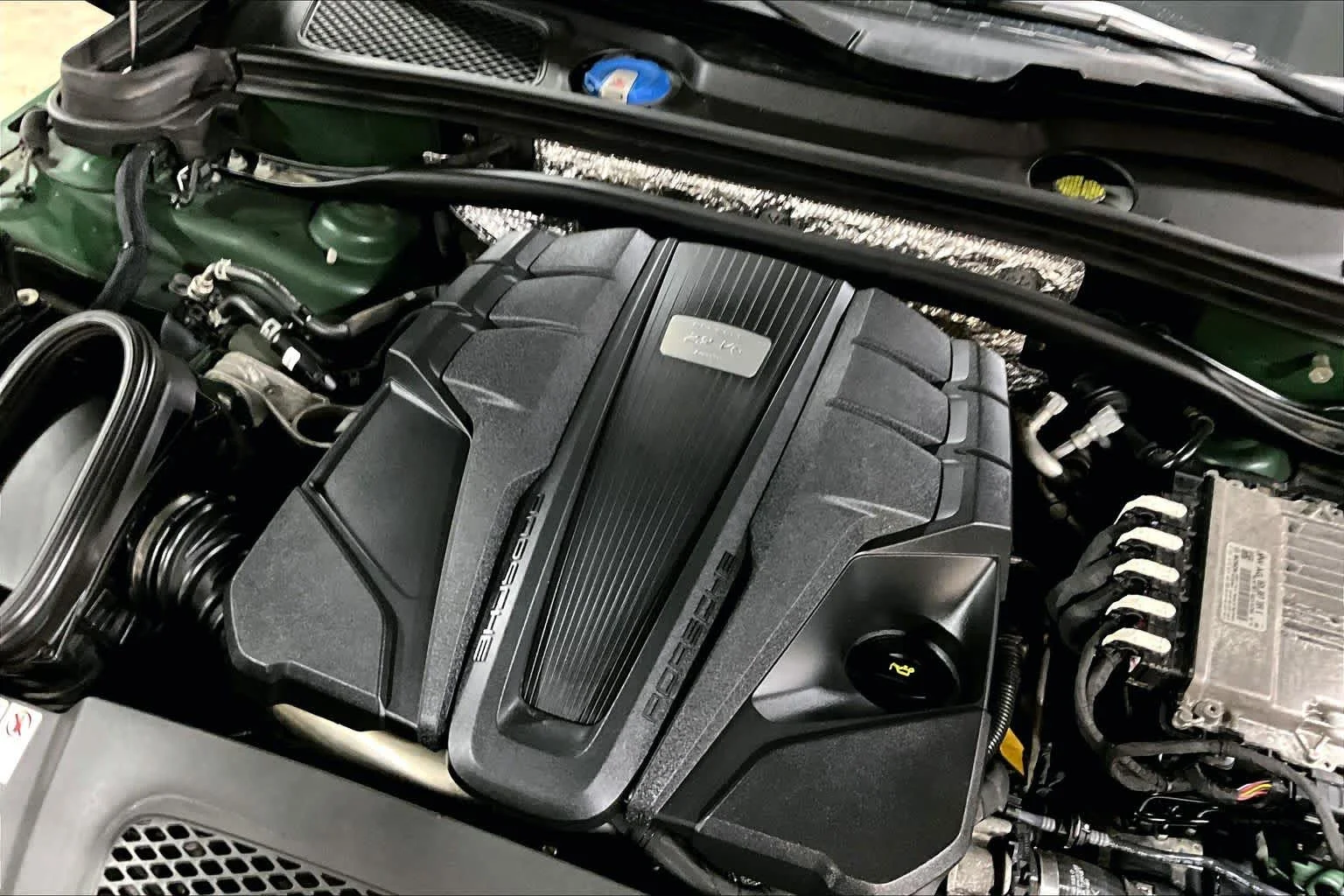 Used 2020 Mamba Green Metallic Porsche Turbo image 33