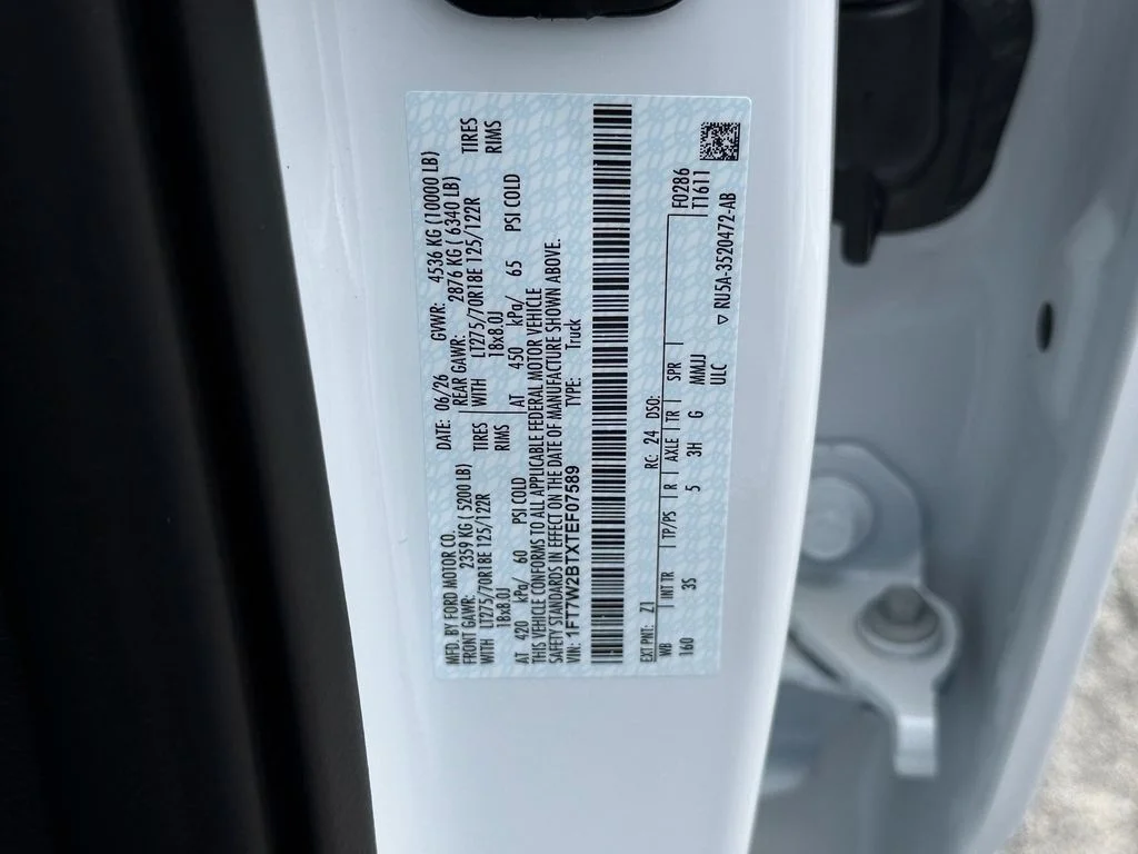 New 2026 Oxford White Ford F-250® XLT image 14