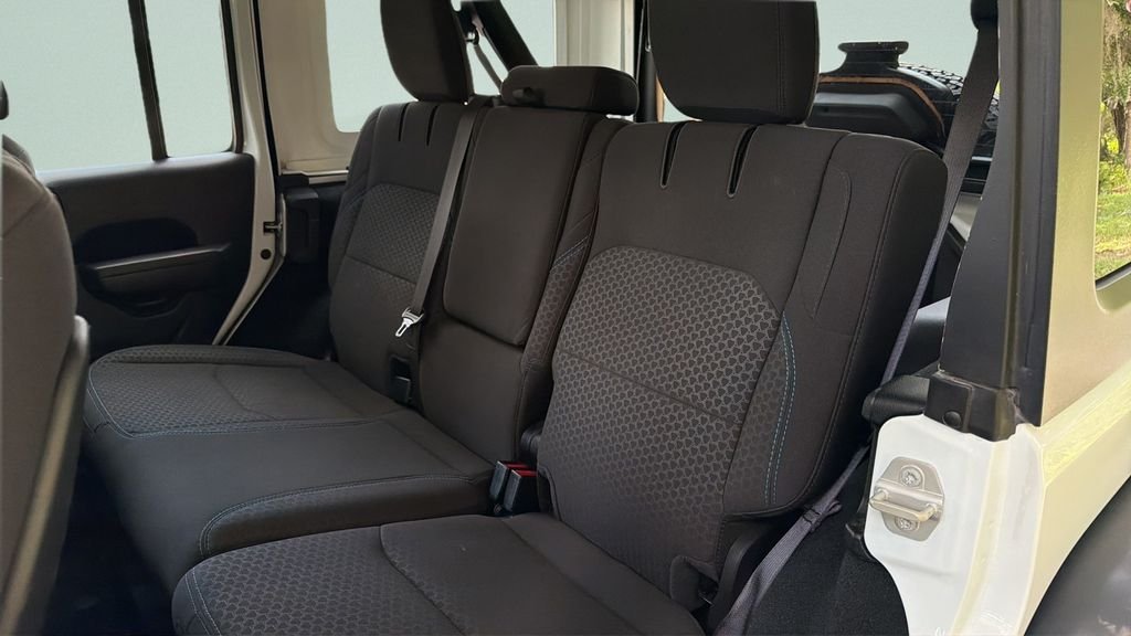 Used 2024 White Jeep Rubicon 4xe image 29