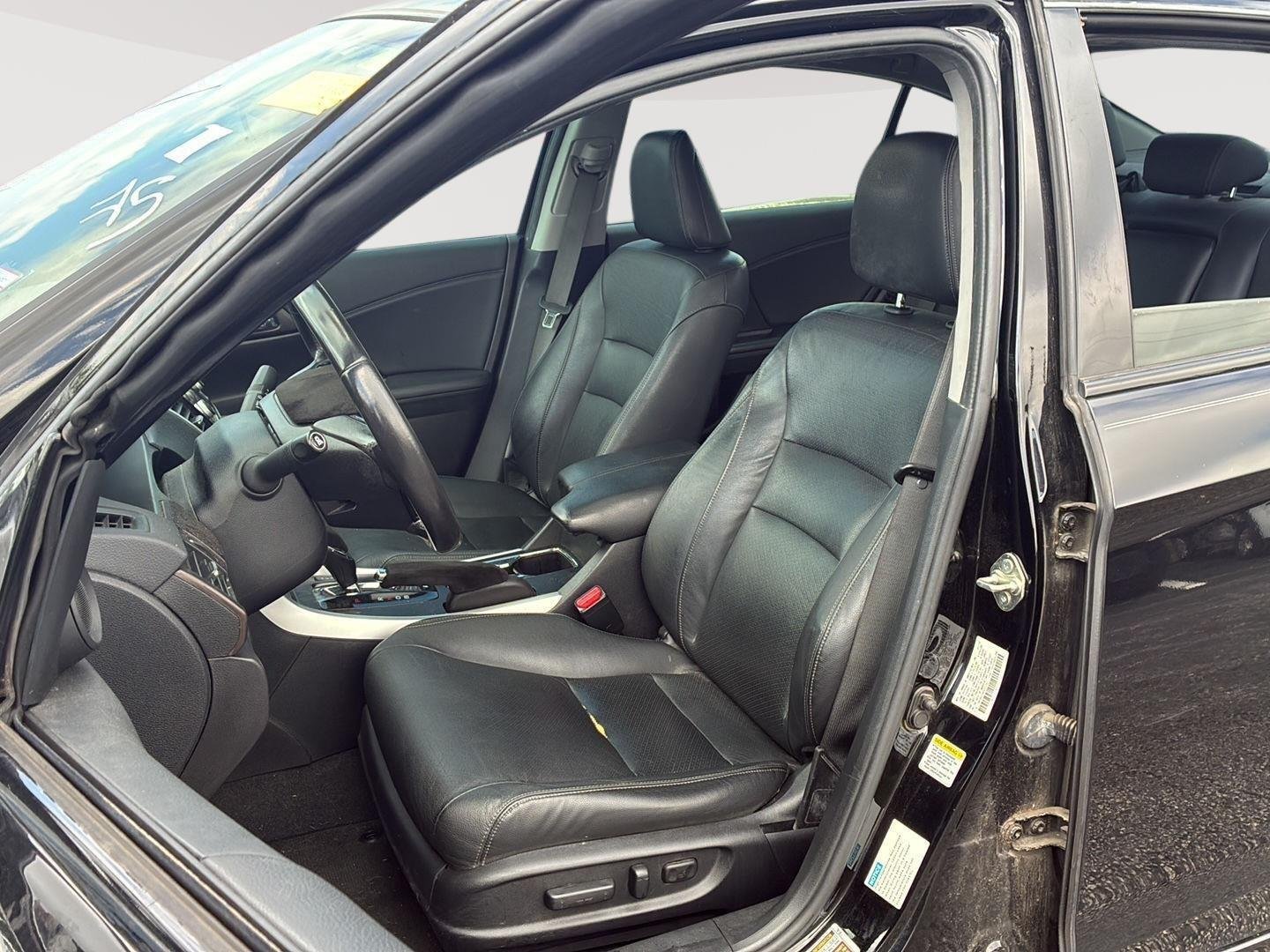 Used 2014 Crystal Black Pearl Honda EX-L image 3