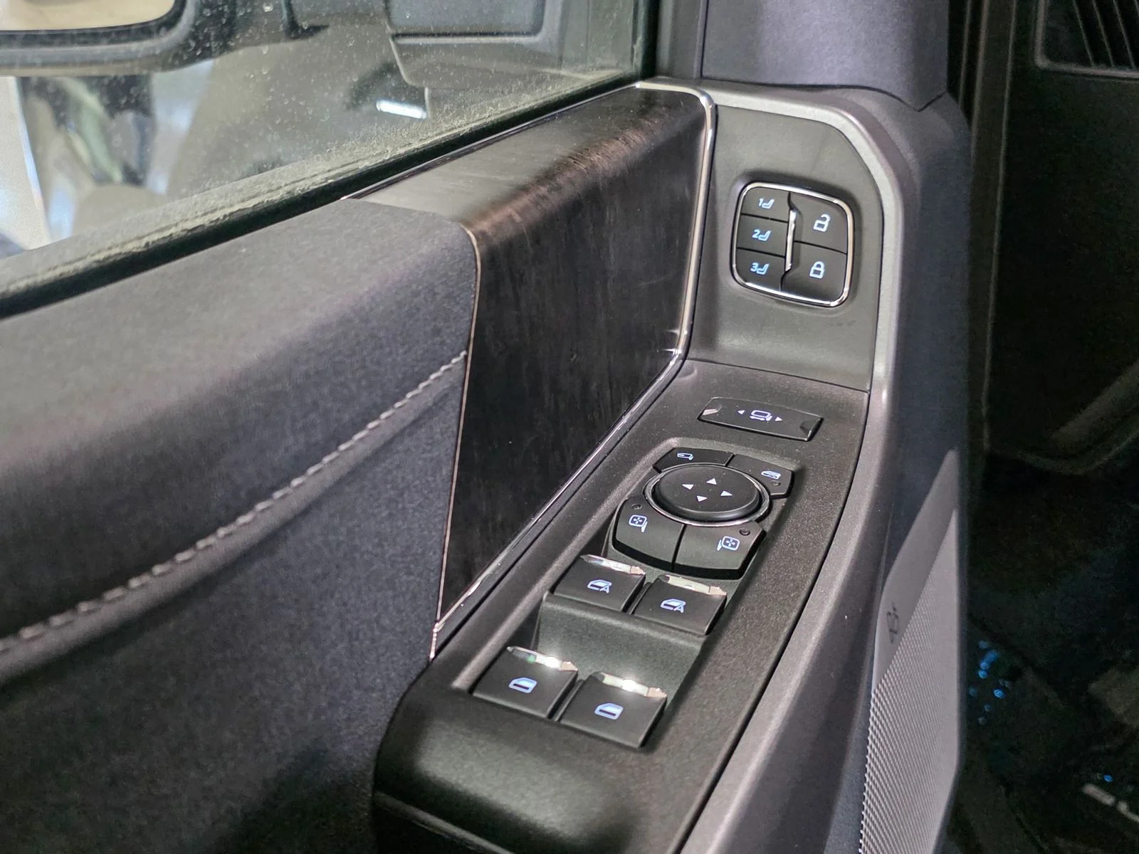 2025 Ford F-350 Super Duty Lariat - Photo 19