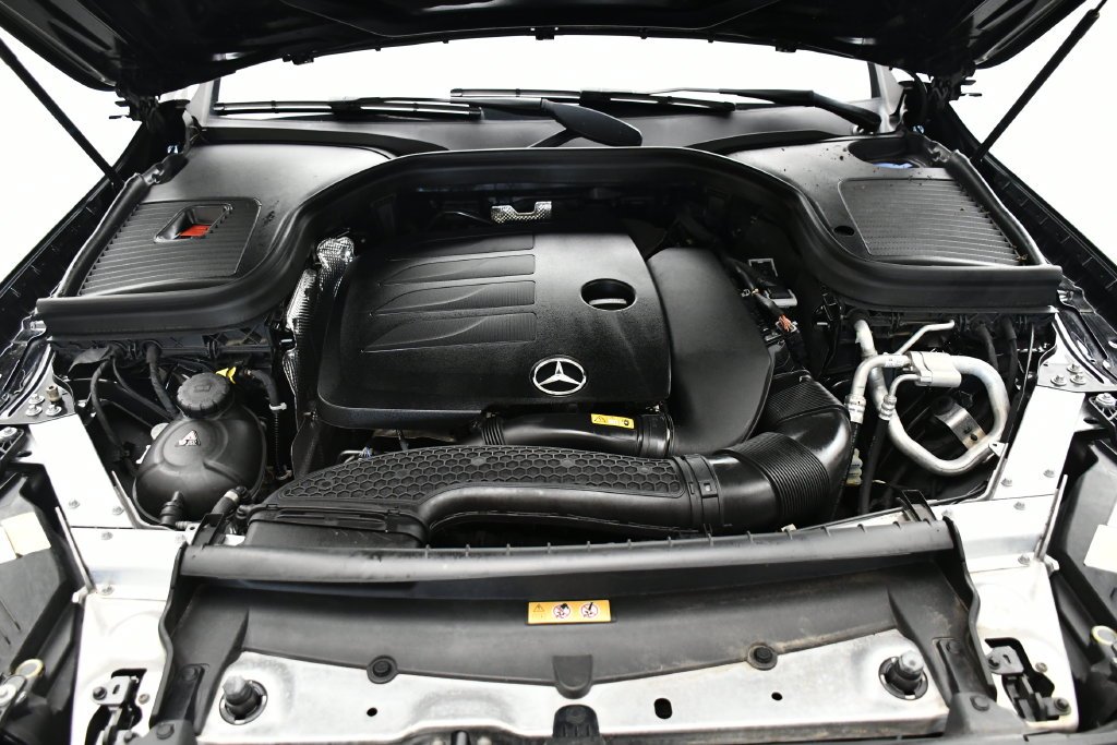 Certified Used 2022 Black Mercedes-Benz GLC 300 image 11
