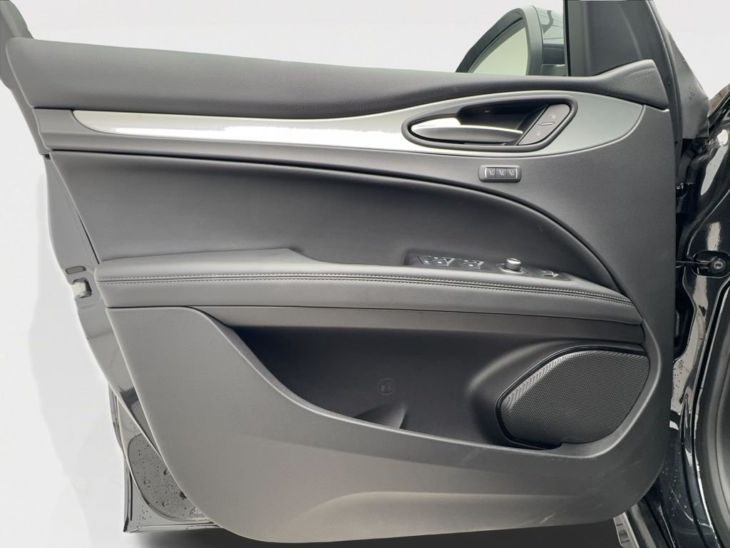 2025 Alfa Romeo Stelvio Base - Photo 40