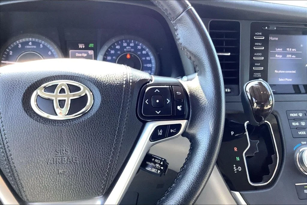 Used 2020 Red Toyota XLE image 22