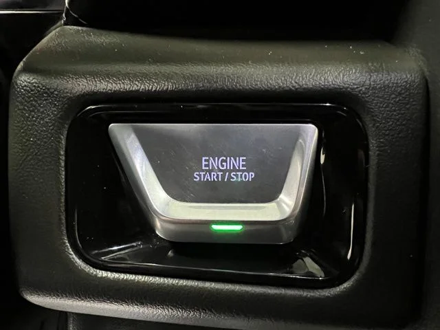 Used 2025 Gray GMC Elevation image 33
