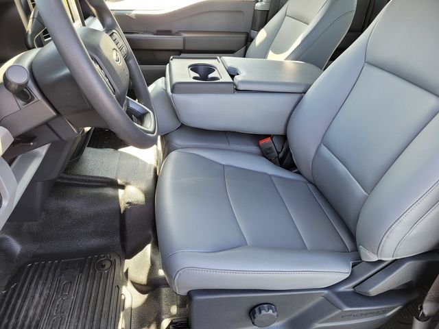 New 2026 Oxford White Ford F-250® XL image 40