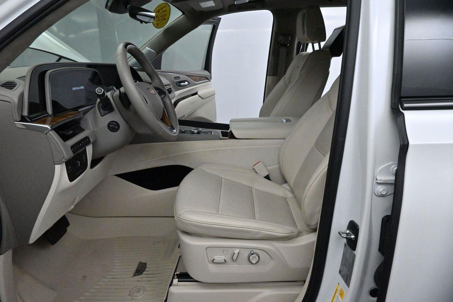 Used 2024 Crystal White Tricoat Cadillac Sport Platinum image 15
