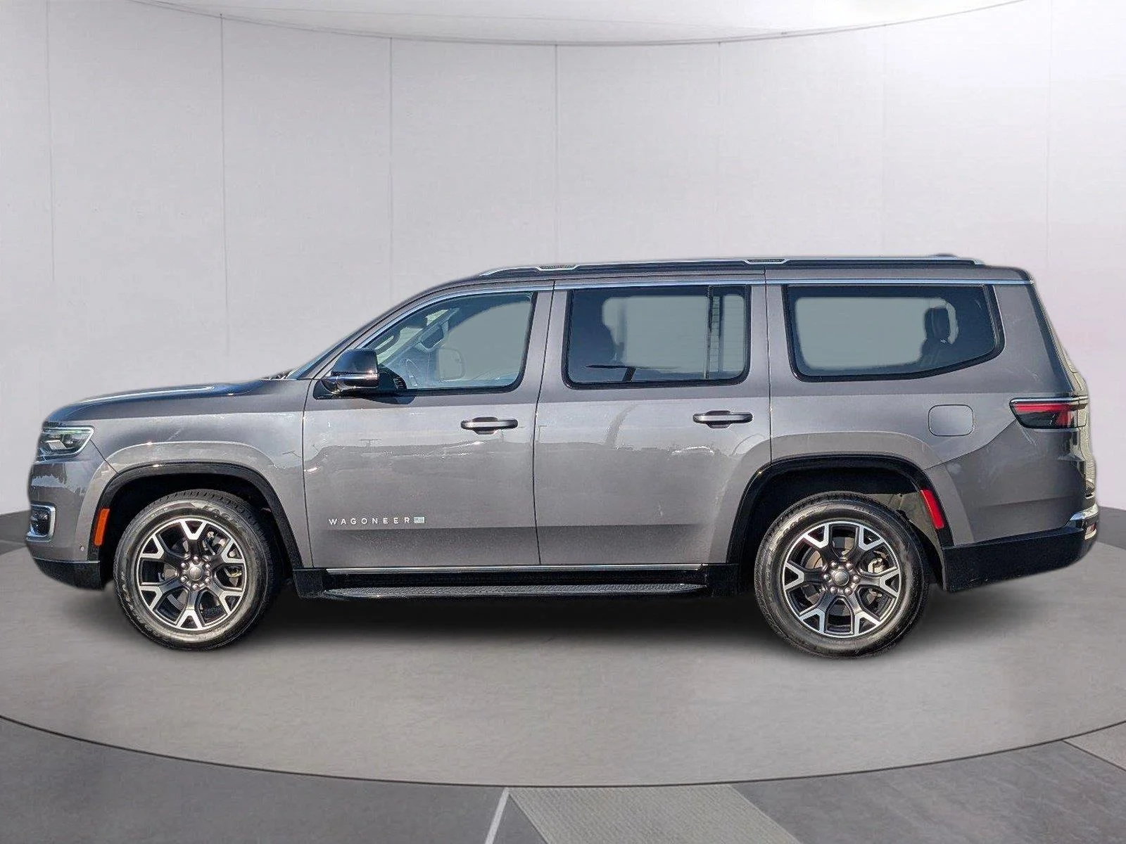 Used 2024 Baltic Gray Metallic Clearcoat Jeep Series III image 2