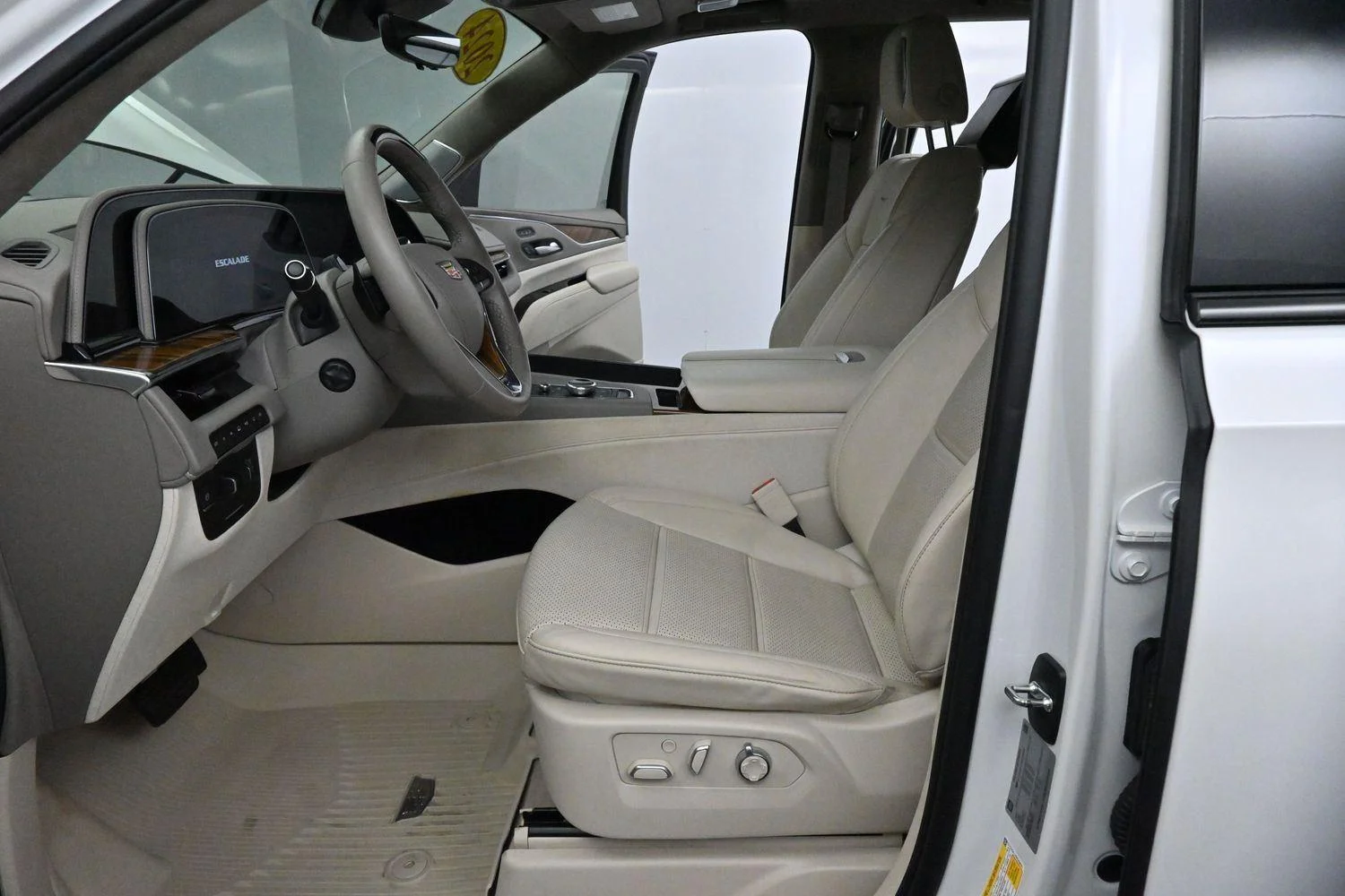 Used 2024 Crystal White Tricoat Cadillac Sport Platinum image 15