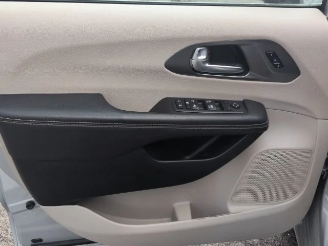 Used 2024 Silver Chrysler Touring L image 25