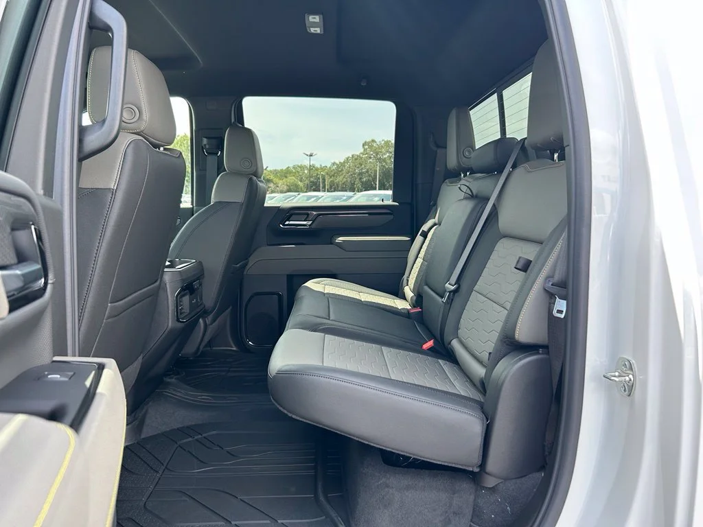 2026 Chevrolet Silverado 2500 HD ZR2 - Photo 13