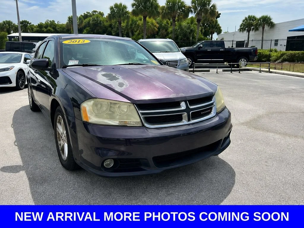 Used 2013 Blue Dodge SXT image 1