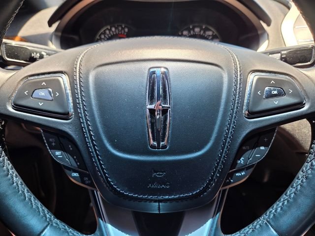 Certified Used 2019 White Lincoln Reserve image 32