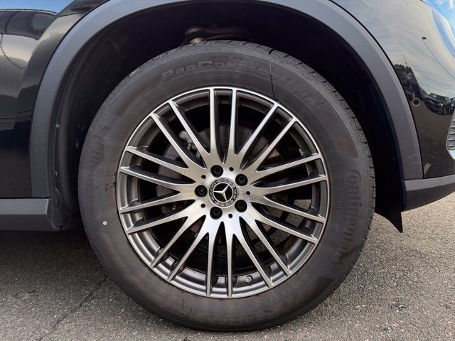 Certified Used 2024  Mercedes-Benz GLC 300 image 11