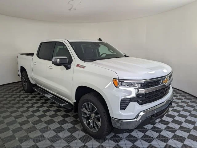2025 Chevrolet Silverado 1500 LT - Photo 2