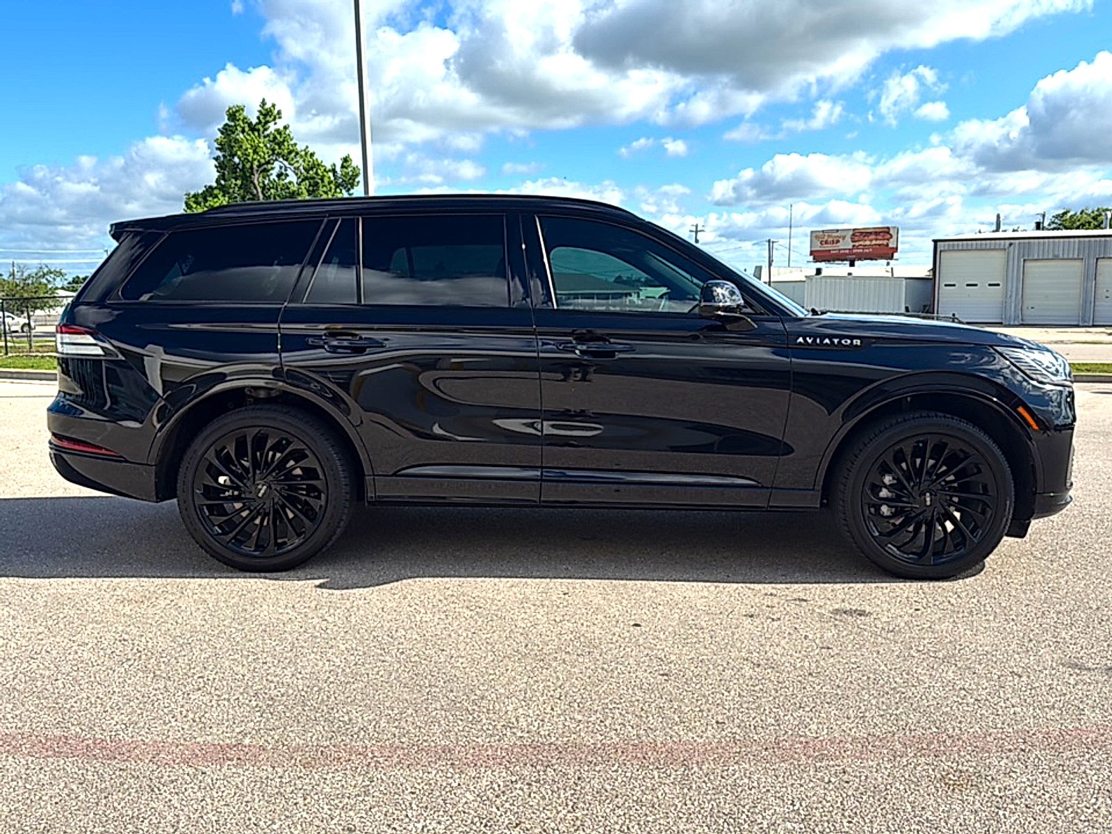 Used 2025 Infinite Black Metallic Clearcoat Lincoln Reserve image 5