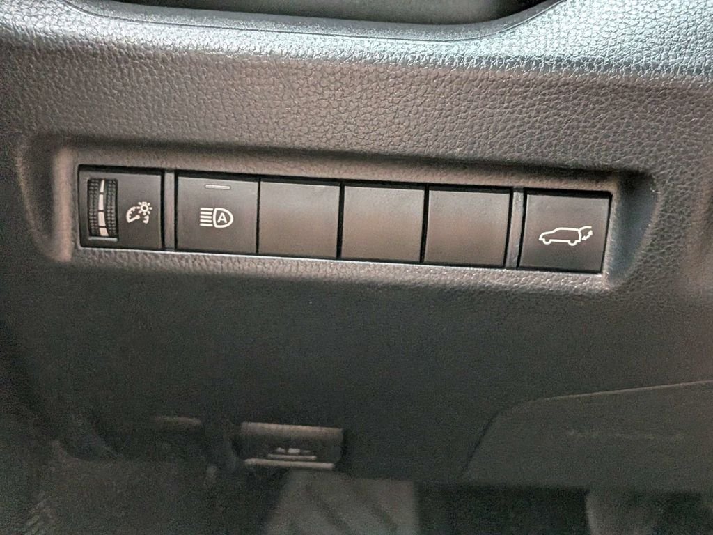 Used 2022 Black Toyota XLE image 34